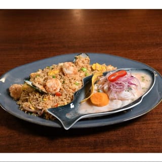 Chaufa De Mariscos Con Ceviche