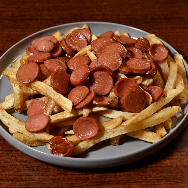 Salchipapas.
